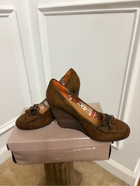 Bakers Brown Suede Fringe Bow Wedge Pumps